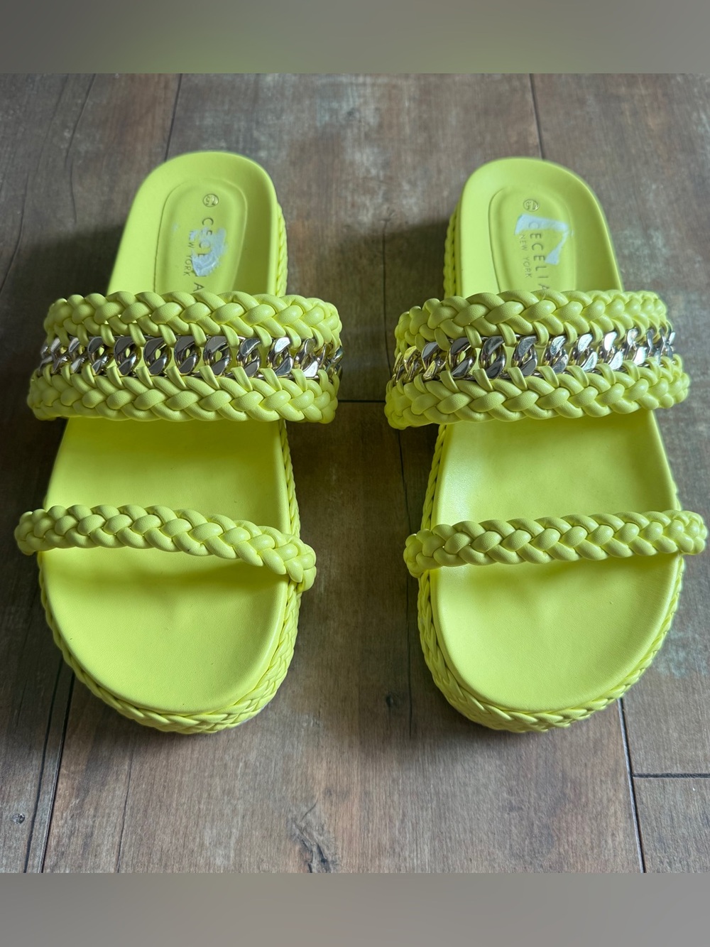 Cecelia New York NWOB Neon Yellow Braided Slide Sandals with Chain Accent Sz 7.5